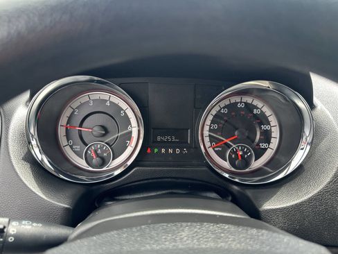 Used 2019 Dodge Grand Caravan SE w/ UConnect Hands-Free Group FWD image 22