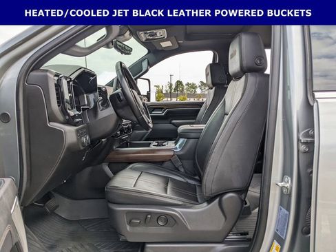 Used 2025 Chevrolet Silverado 2500 High Country w/ High Country Premium Package AWD/4WD image 5