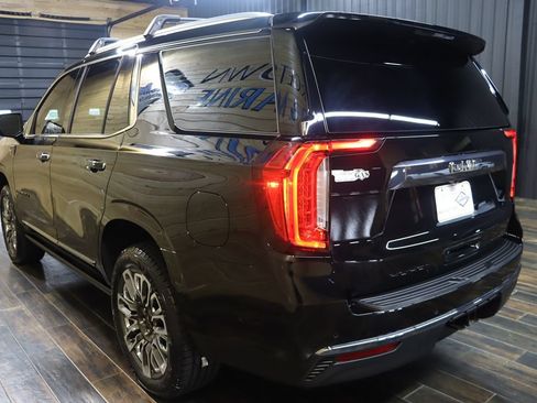 Used 2023 GMC Yukon Denali Ultimate AWD/4WD image 3