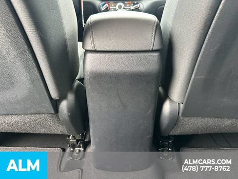 Used 2025 Kia Soul LX w/ LX Technology Package FWD image 26