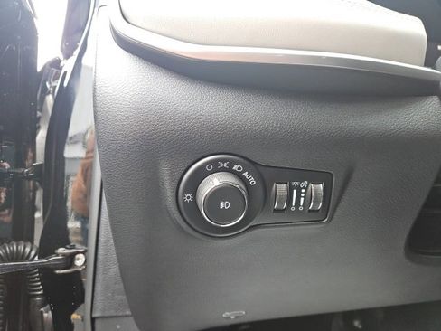 New 2026 Jeep Compass Limited image 33