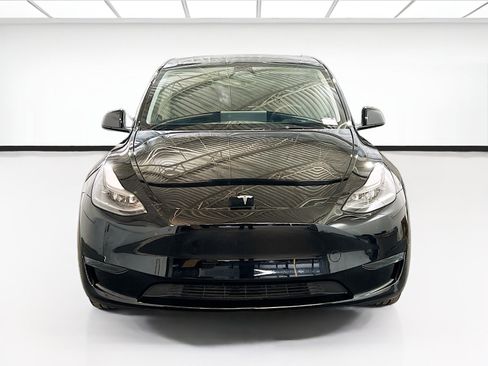 Used 2024 Tesla Model Y Long Range RWD image 2