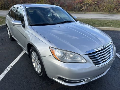 Used 2011 Chrysler 200 Touring image 17