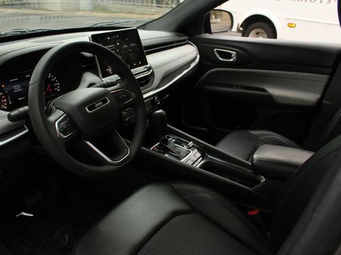 Used 2024 Jeep Compass Latitude AWD/4WD image 13