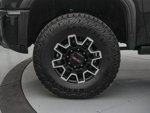 Used 2025 GMC Sierra 2500 AT4X w/ Snow Plow Prep/Camper Package AWD/4WD image 11