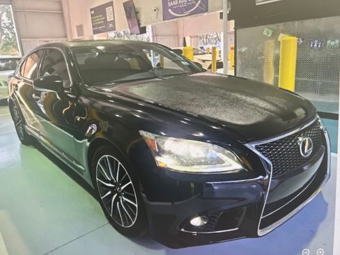 Used 2013 Lexus LS 460 w/ F-Sport Pkg RWD image 14