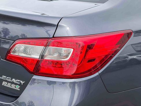 Used 2017 Subaru Legacy 2.5i Limited image 8