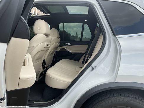 Used 2021 BMW X5 sDrive40i w/ Convenience Package RWD image 9
