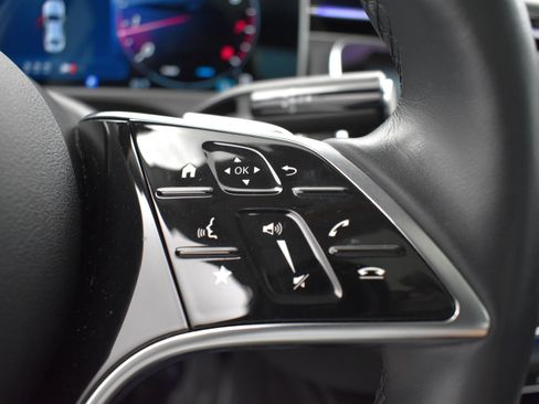 Used 2025 Mercedes-Benz E 350 4MATIC Sedan image 18