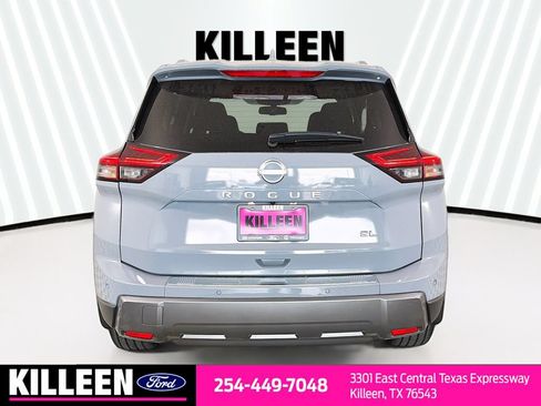 Used 2024 Nissan Rogue SL FWD image 8