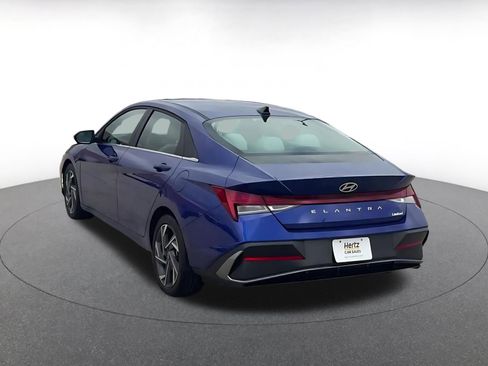 Used 2025 Hyundai Elantra Limited FWD image 11