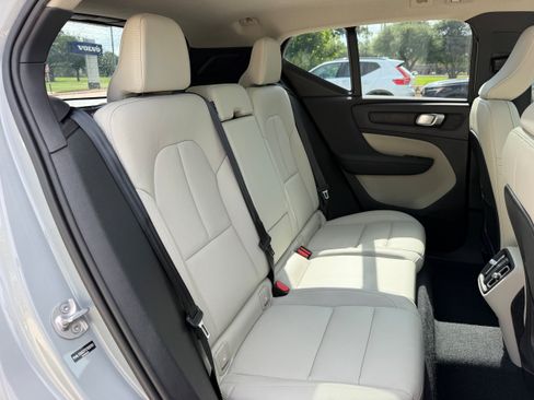 Certified 2026 Volvo XC40 B5 Plus AWD/4WD image 12