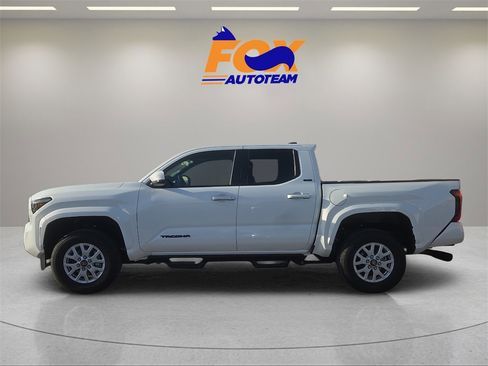 New 2026 Toyota Tacoma SR5 image 2