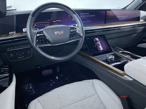 Certified 2025 Cadillac Escalade Sport Platinum w/ LPO, Floor Liner Package AWD/4WD image 2