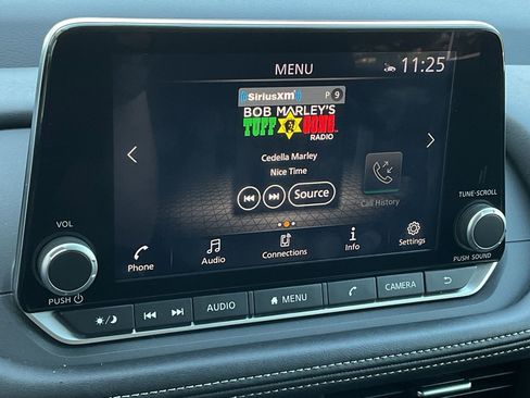 Used 2025 Nissan Rogue SV image 31