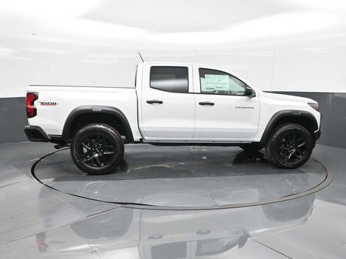 Used 2024 Chevrolet Colorado Trail Boss image 8