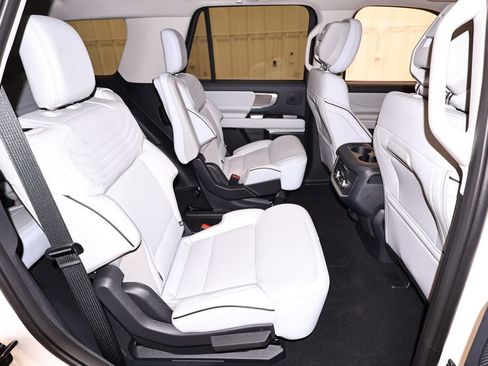 New 2026 Ford Expedition Platinum w/ Platinum Ultimate Package AWD/4WD image 18