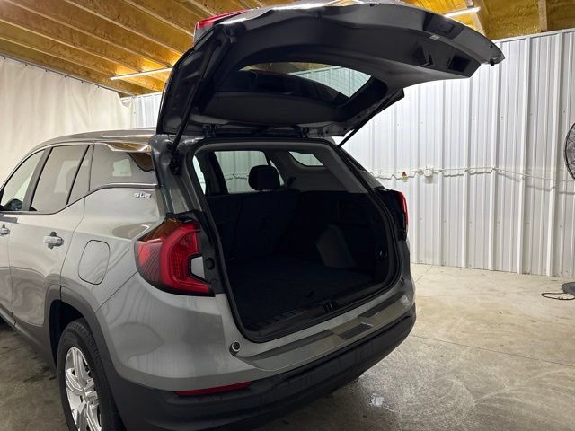Used 2024 GMC Terrain SLE FWD image 9