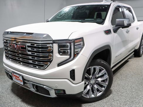 Used 2023 GMC Sierra 1500 Denali w/ Denali Reserve Package AWD/4WD image 35