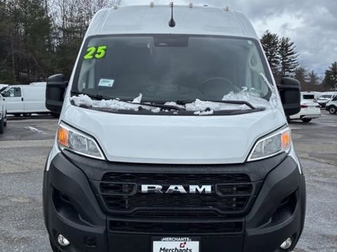 Used 2025 RAM ProMaster 2500 w/ Convenience Group FWD image 2