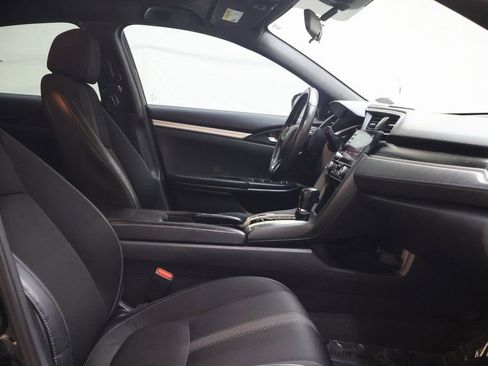 Used 2019 Honda Civic Sport image 9