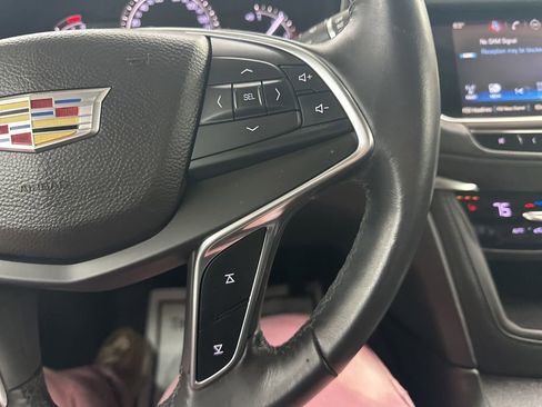 Used 2017 Cadillac XT5 Luxury image 36