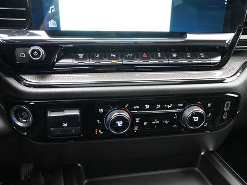 Used 2024 Chevrolet Silverado 2500 ZR2 w/ Technology Package image 20