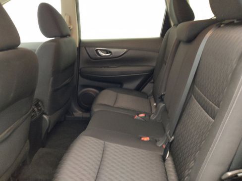 Used 2018 Nissan Rogue SV image 18