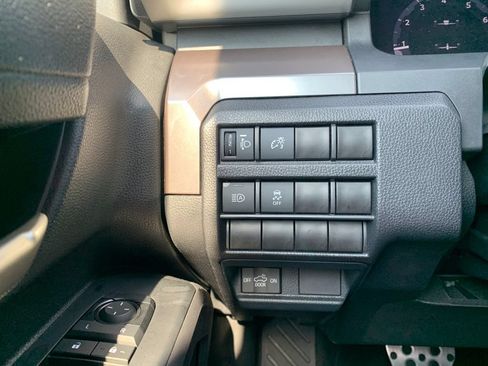 Used 2025 Toyota Tacoma TRD Sport AWD/4WD image 22