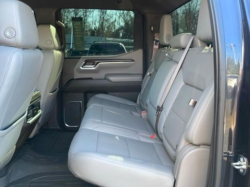 Certified 2022 GMC Sierra 1500 SLT w/ SLT Premium Package image 10