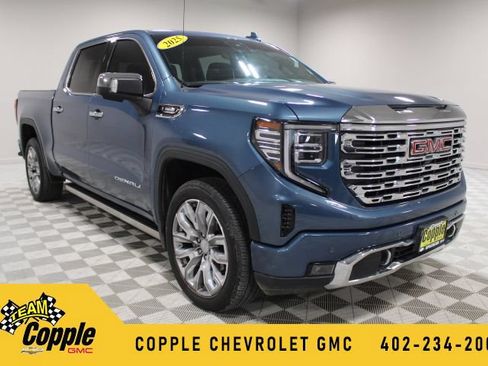Used 2025 GMC Sierra 1500 Denali w/ Denali Reserve Package AWD/4WD image 1