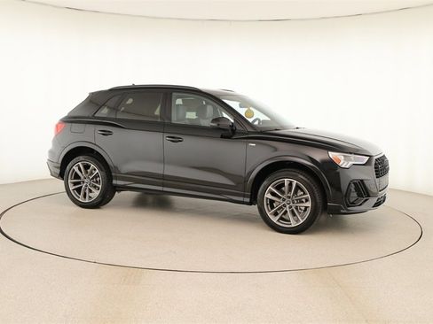 New 2025 Audi Q3 2.0T Premium image 9