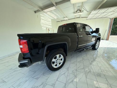 Used 2018 GMC Sierra 2500 SLT w/ Driver Alert Package AWD/4WD image 8