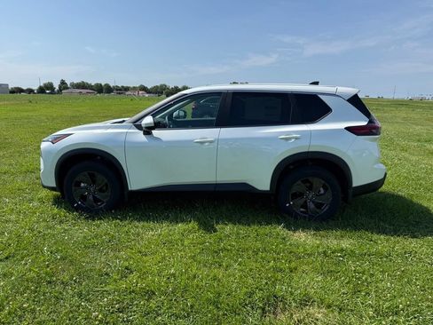 New 2026 Nissan Rogue SV AWD/4WD image 8
