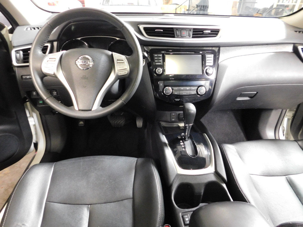 Used 2016 Nissan Rogue SL w/ SL Premium Package AWD/4WD image 3