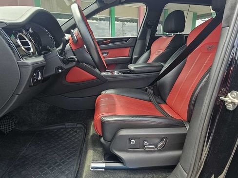 Used 2023 Bentley Bentayga AWD/4WD image 14