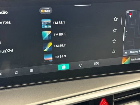 Used 2024 Kia Sorento S image 18