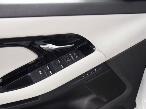 Used 2024 Land Rover Range Rover Evoque S image 15