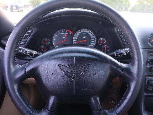 Used 2004 Chevrolet Corvette Convertible w/ Preferred Equipment Group RWD image 13