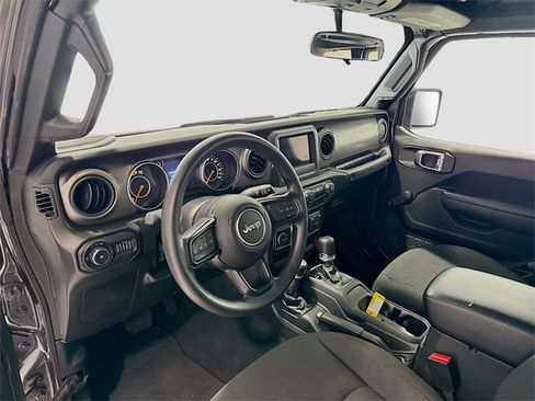 Used 2022 Jeep Wrangler Unlimited Sport image 8