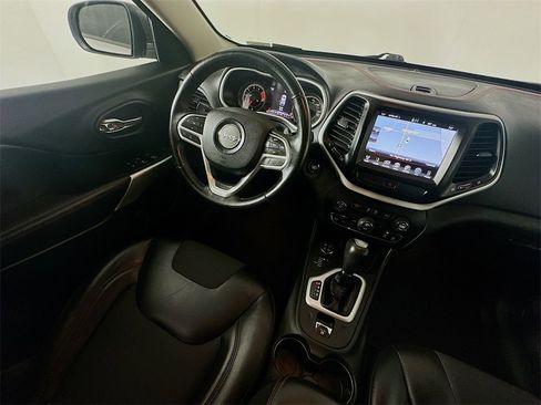 Used 2017 Jeep Cherokee Trailhawk w/ Comfort/Convenience Group image 9