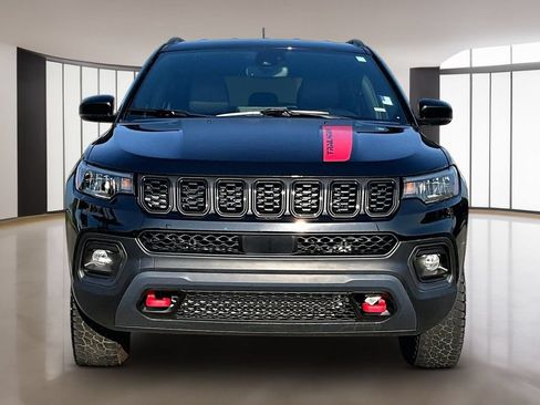 Used 2024 Jeep Compass Trailhawk AWD/4WD image 3
