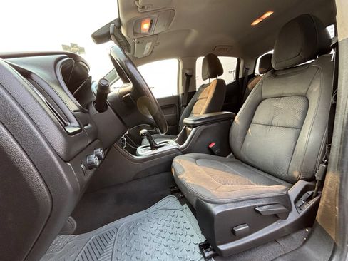 Used 2019 Chevrolet Colorado LT w/ LT Convenience Package AWD/4WD image 12