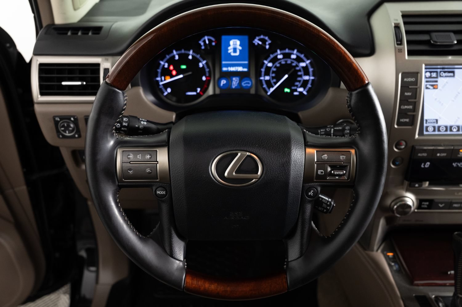 Used 2015 Lexus GX 460 w/ Premium Package AWD/4WD image 30