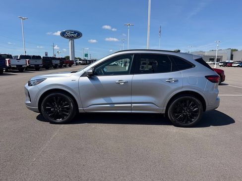 Used 2023 Ford Escape ST-Line Elite w/ Premium Technology Package AWD/4WD image 8