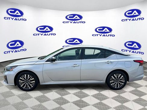 Used 2024 Nissan Altima 2.5 SV FWD image 6