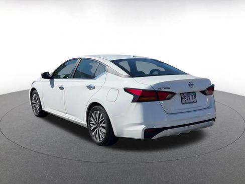 Used 2025 Nissan Altima 2.5 SV image 10