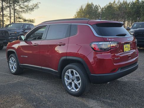New 2026 Jeep Compass Latitude image 4