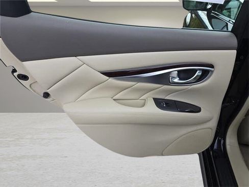 Used 2011 INFINITI M37 w/ Premium Pkg RWD image 12