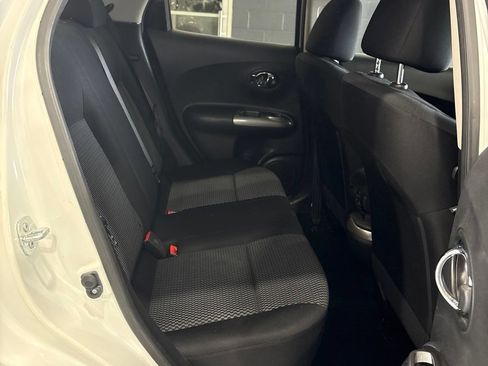 Used 2015 Nissan Juke S FWD image 10